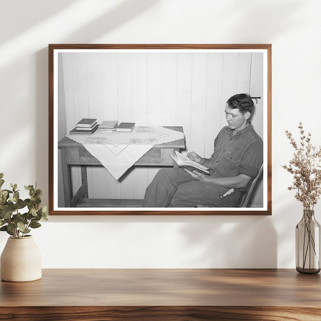 Arizona Farmworker Prepares for Poultry Exam May 1940