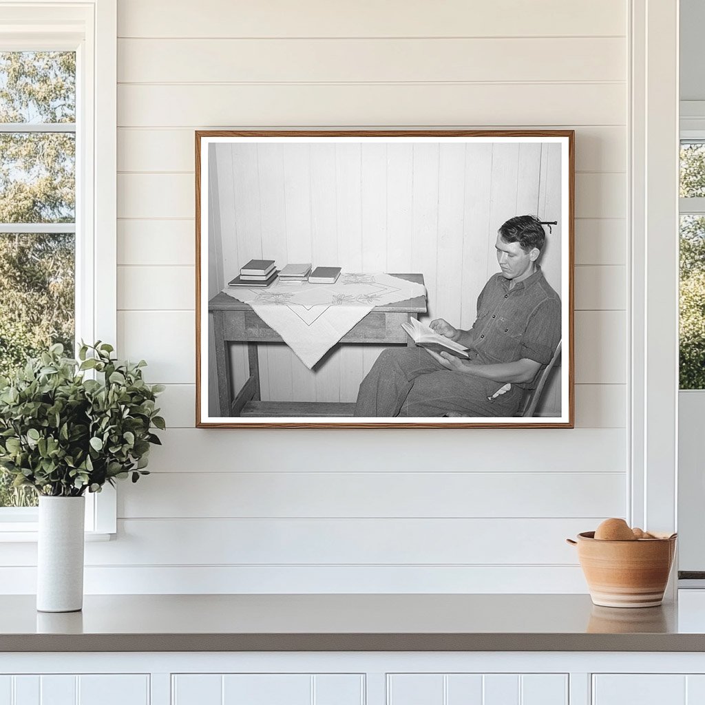 Arizona Farmworker Prepares for Poultry Exam May 1940