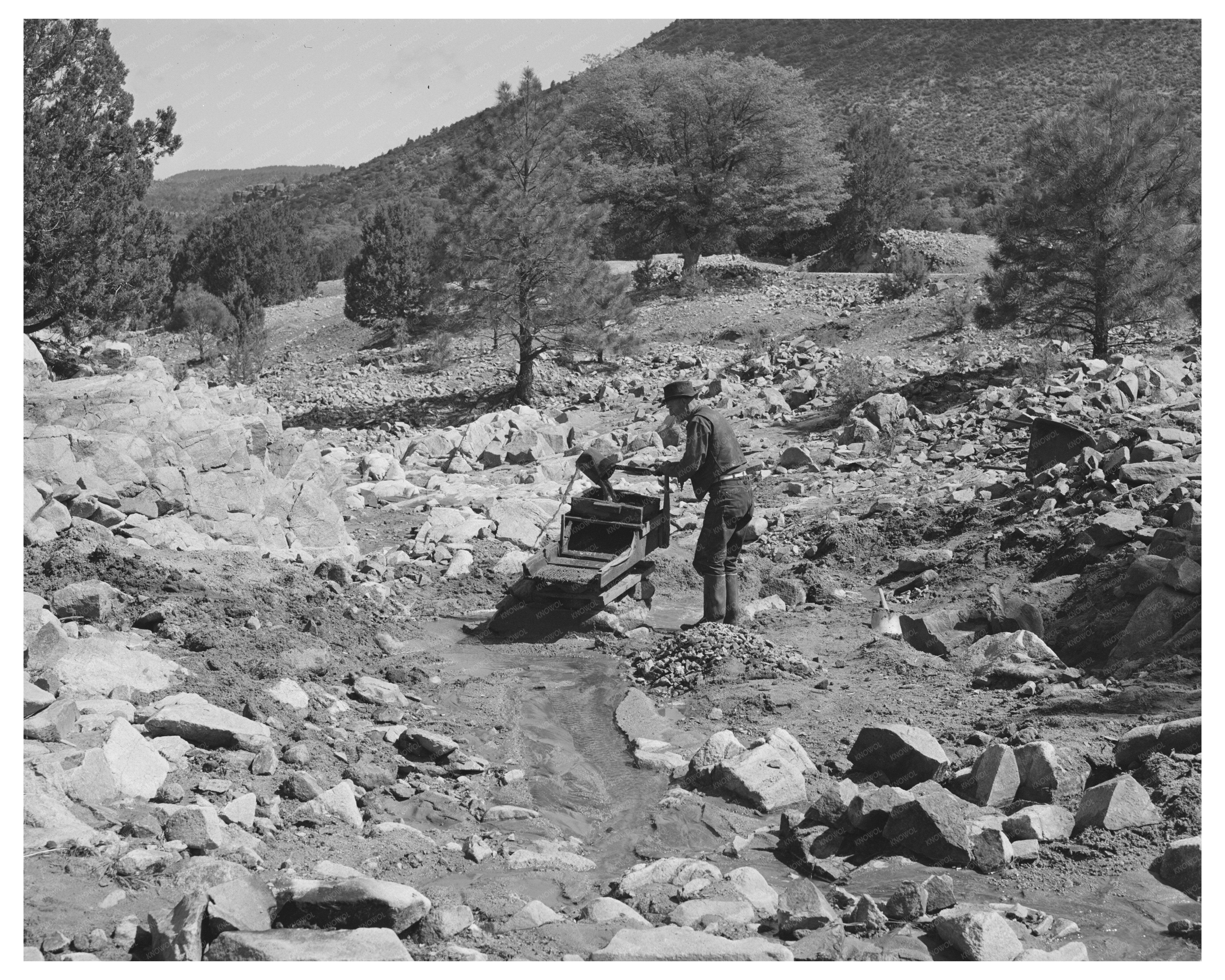 Eugene Davis Gold Placer Mining Pinos Altos May 1940