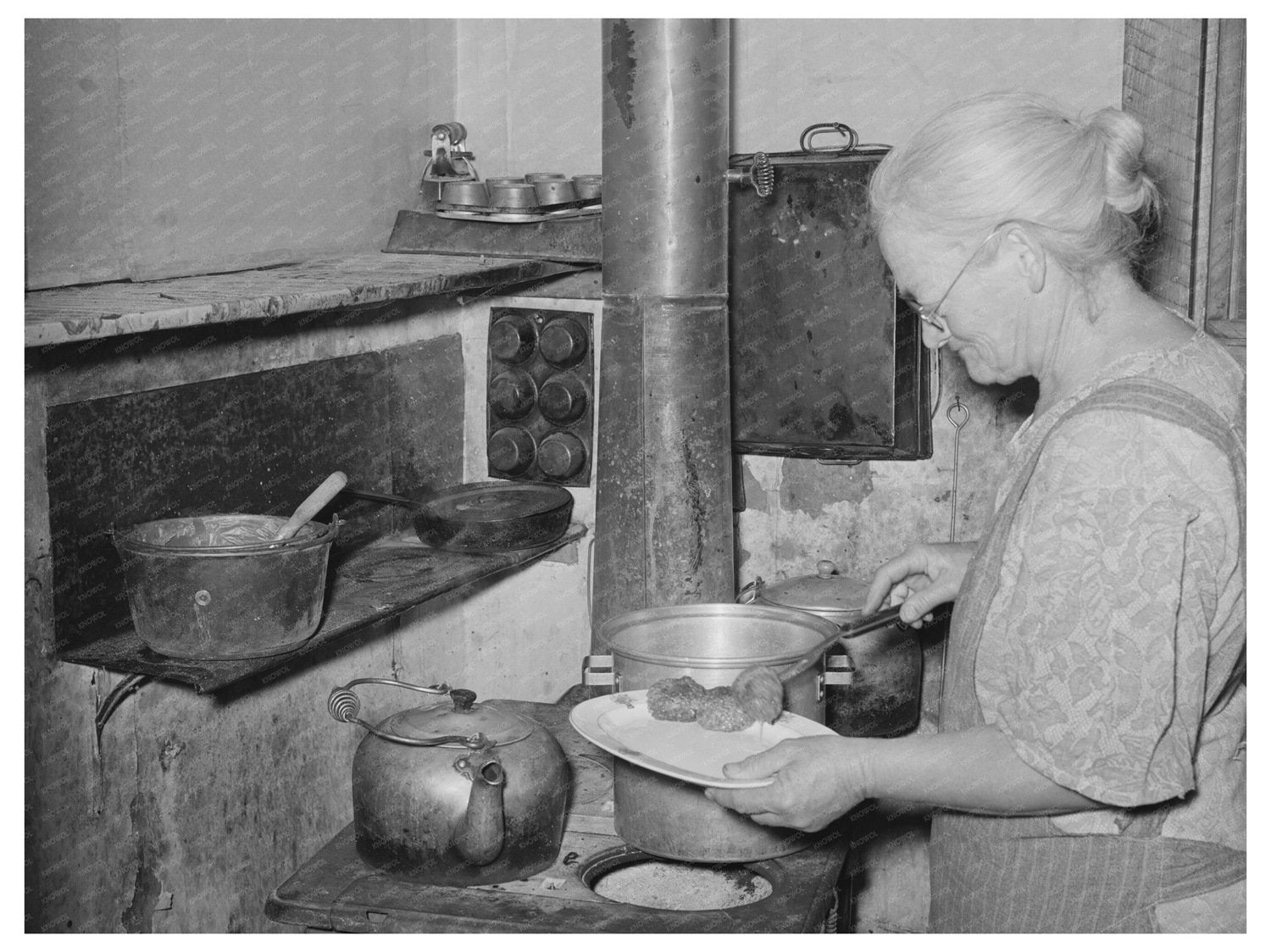 Sausage and Canned Goods in Pie Town New Mexico 1940