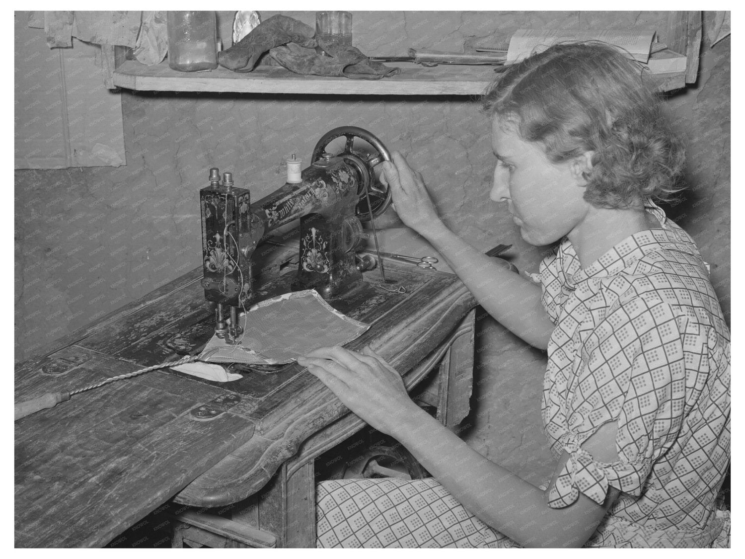 Crafting a Fly Swatter in Pie Town New Mexico 1940