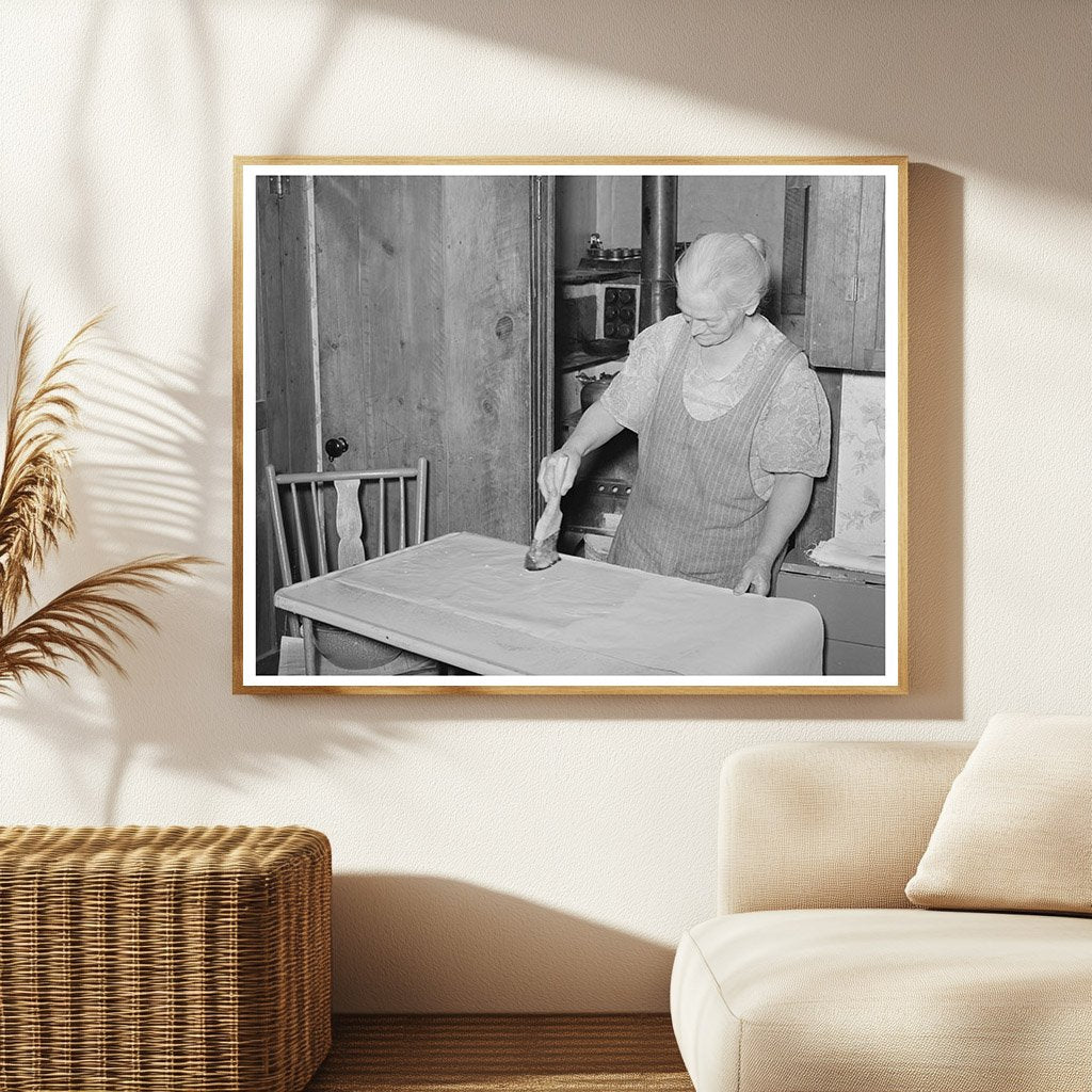 Mrs. George Hutton Wallpapers Home in Pie Town 1940