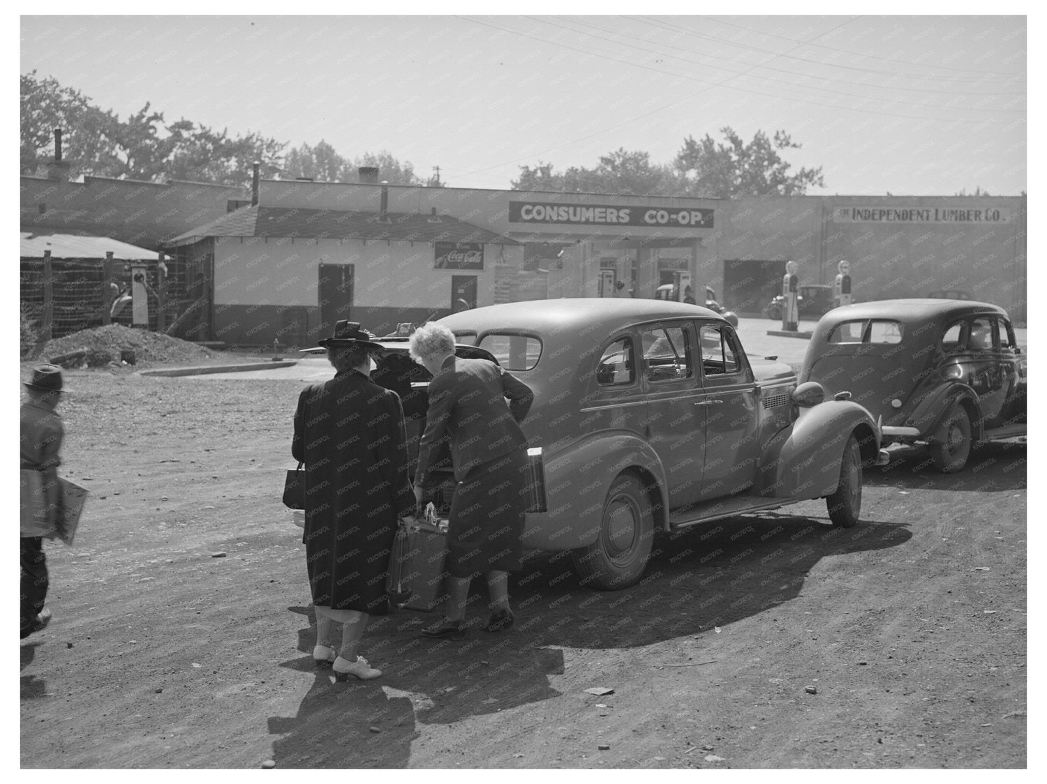 1940 Montrose Colorado Train Baggage Loading Image