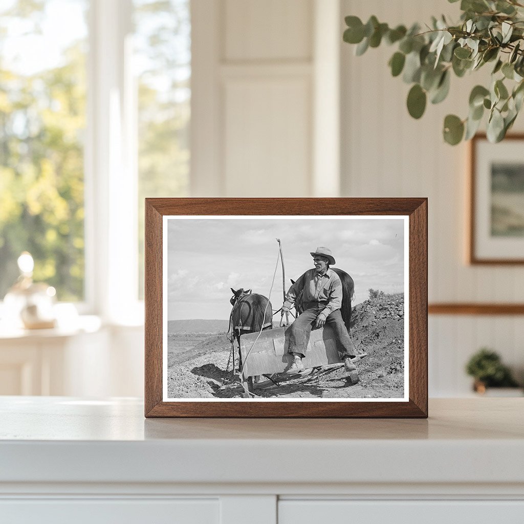 Worker on Stoop in Concho Arizona October 1940