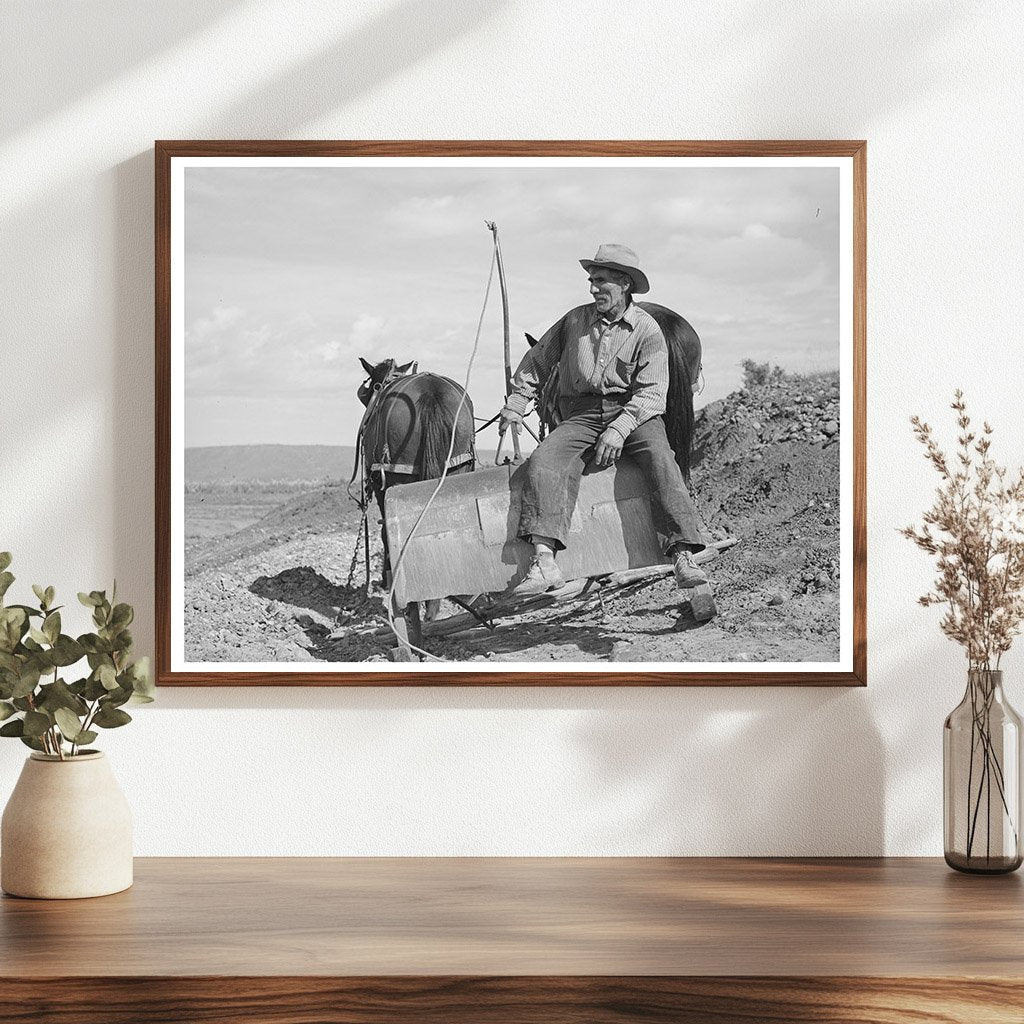 Worker on Stoop in Concho Arizona October 1940