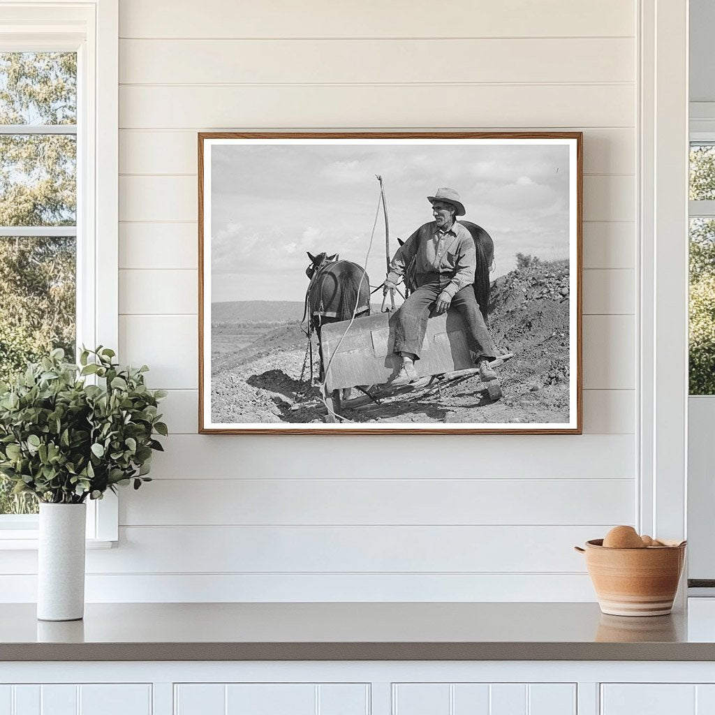 Worker on Stoop in Concho Arizona October 1940