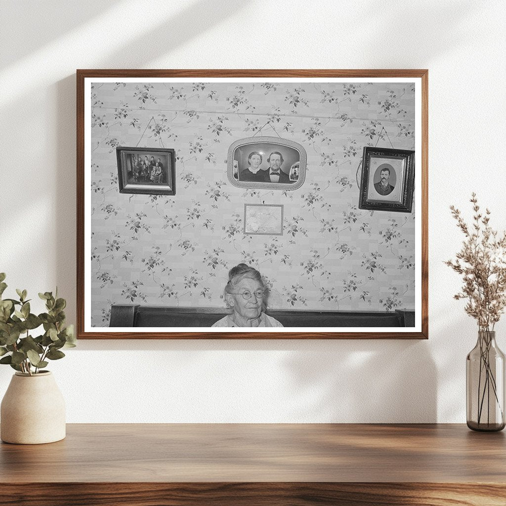 Elderly Resident of Santa Clara Utah with Ancestor Photos 1940