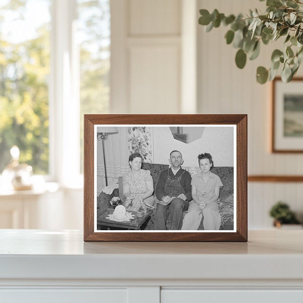 Paul Erickson Family on Yuba County Farm November 1940