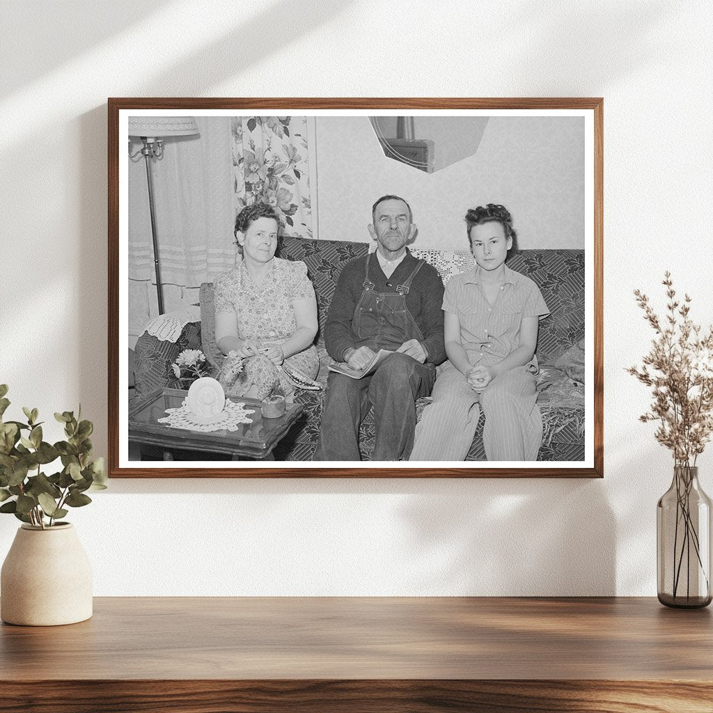 Paul Erickson Family on Yuba County Farm November 1940