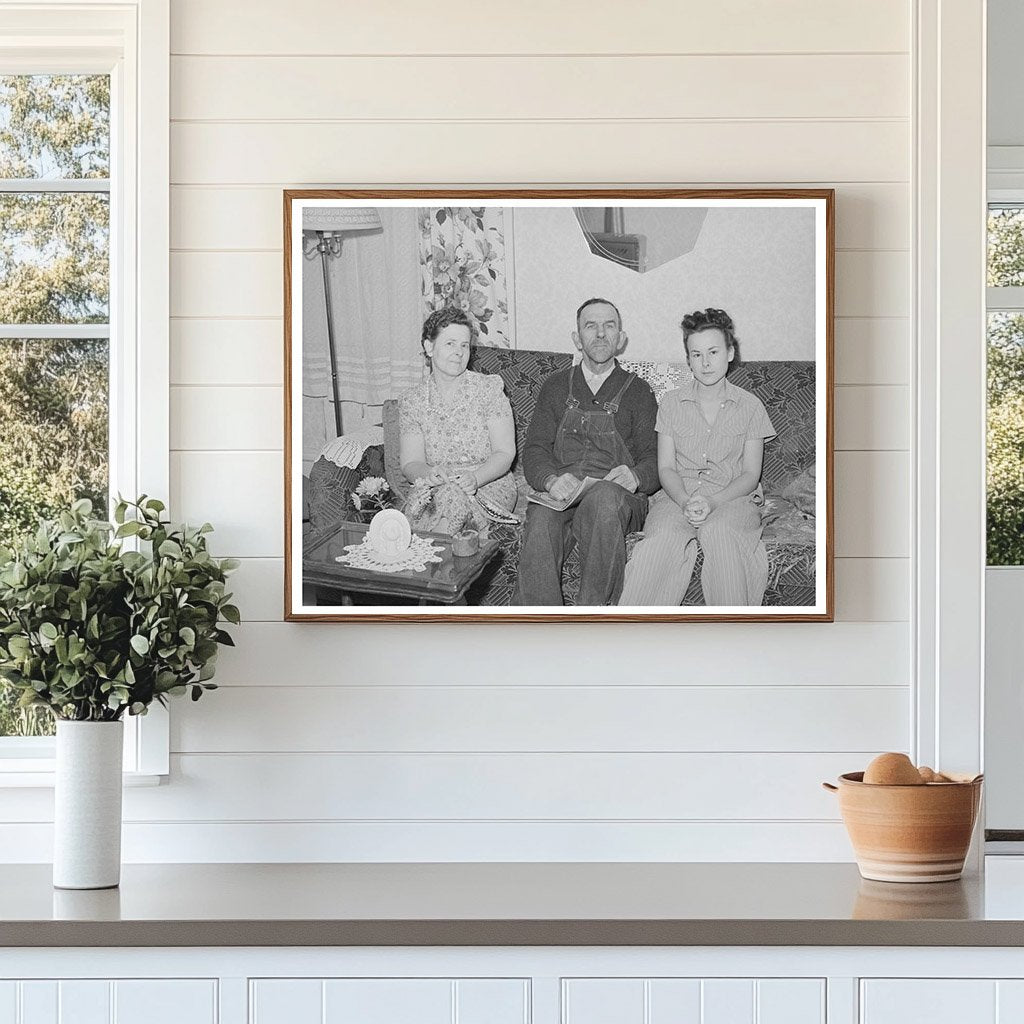 Paul Erickson Family on Yuba County Farm November 1940