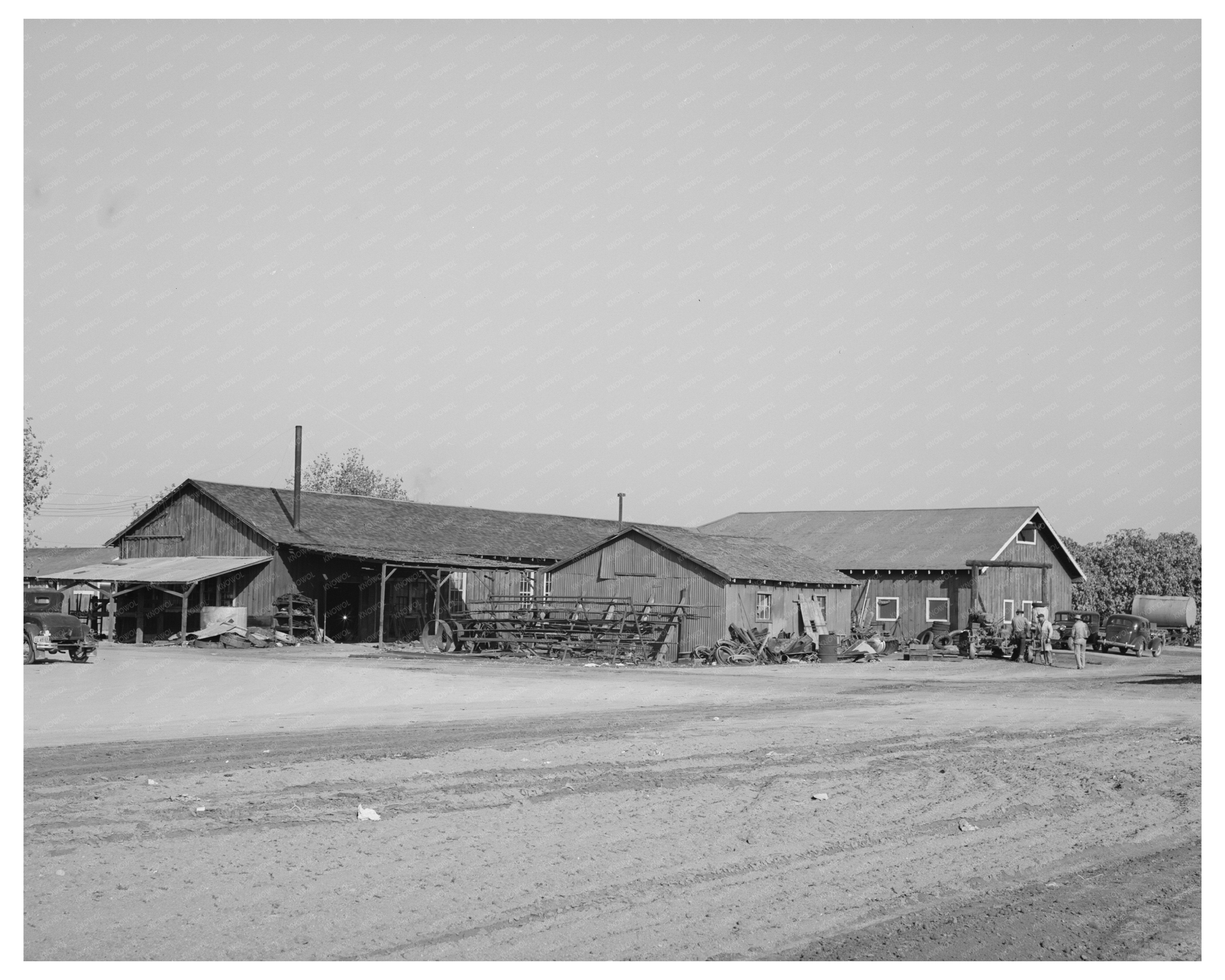 Truck and Tractor Repair Shops at Earl Fruit Company 1940