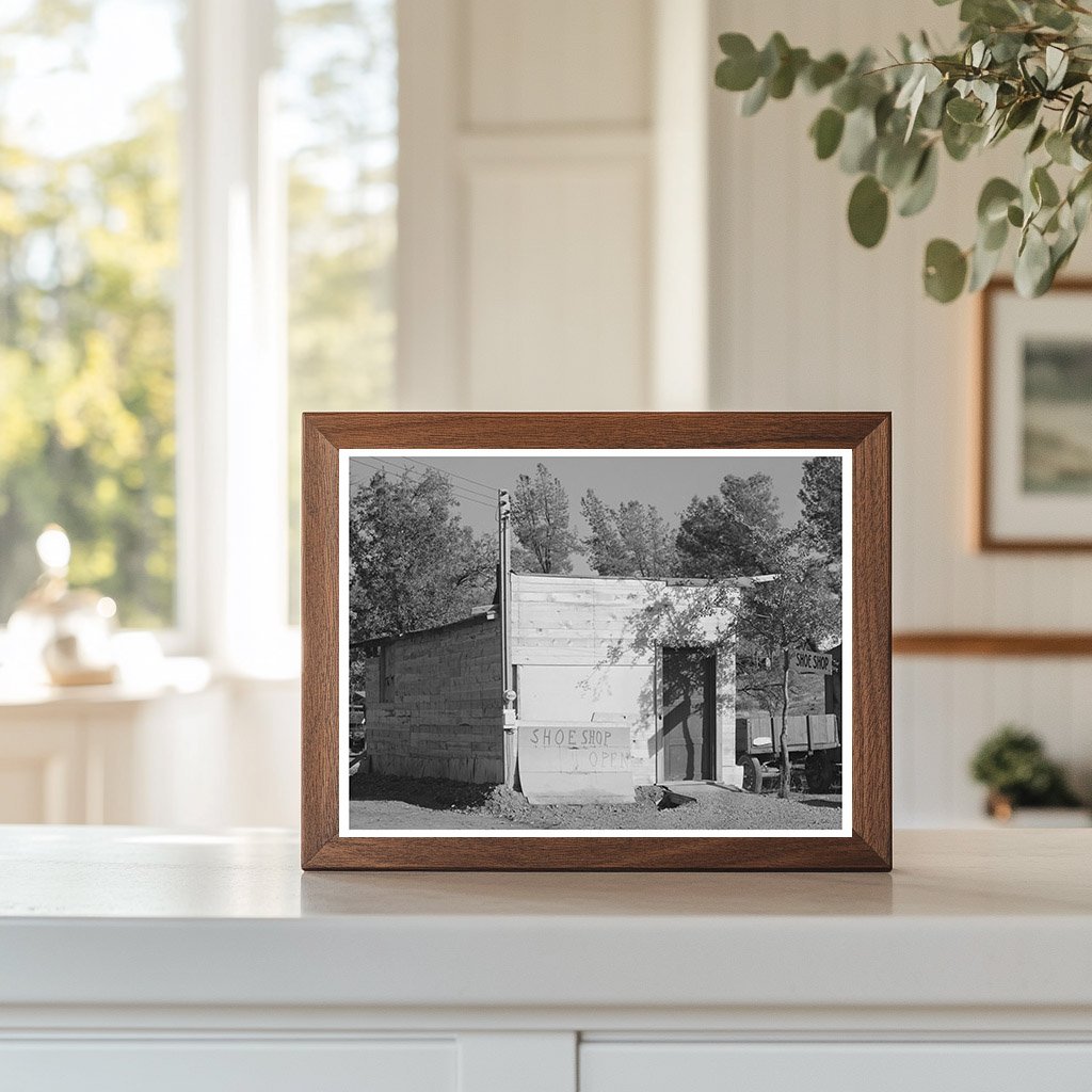 Shoe Shop Central Valley California November 1940