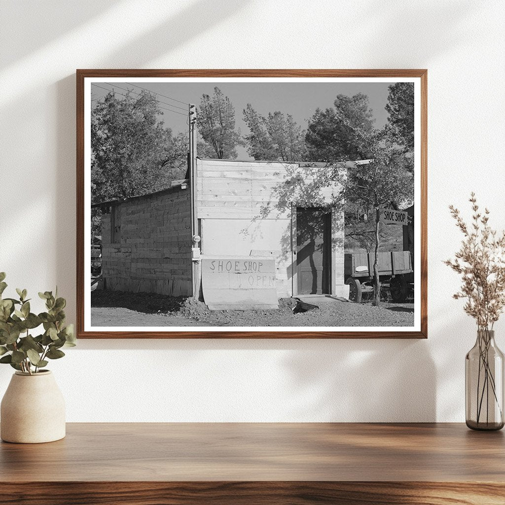 Shoe Shop Central Valley California November 1940