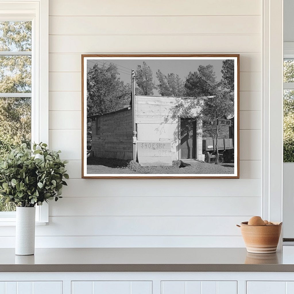 Shoe Shop Central Valley California November 1940
