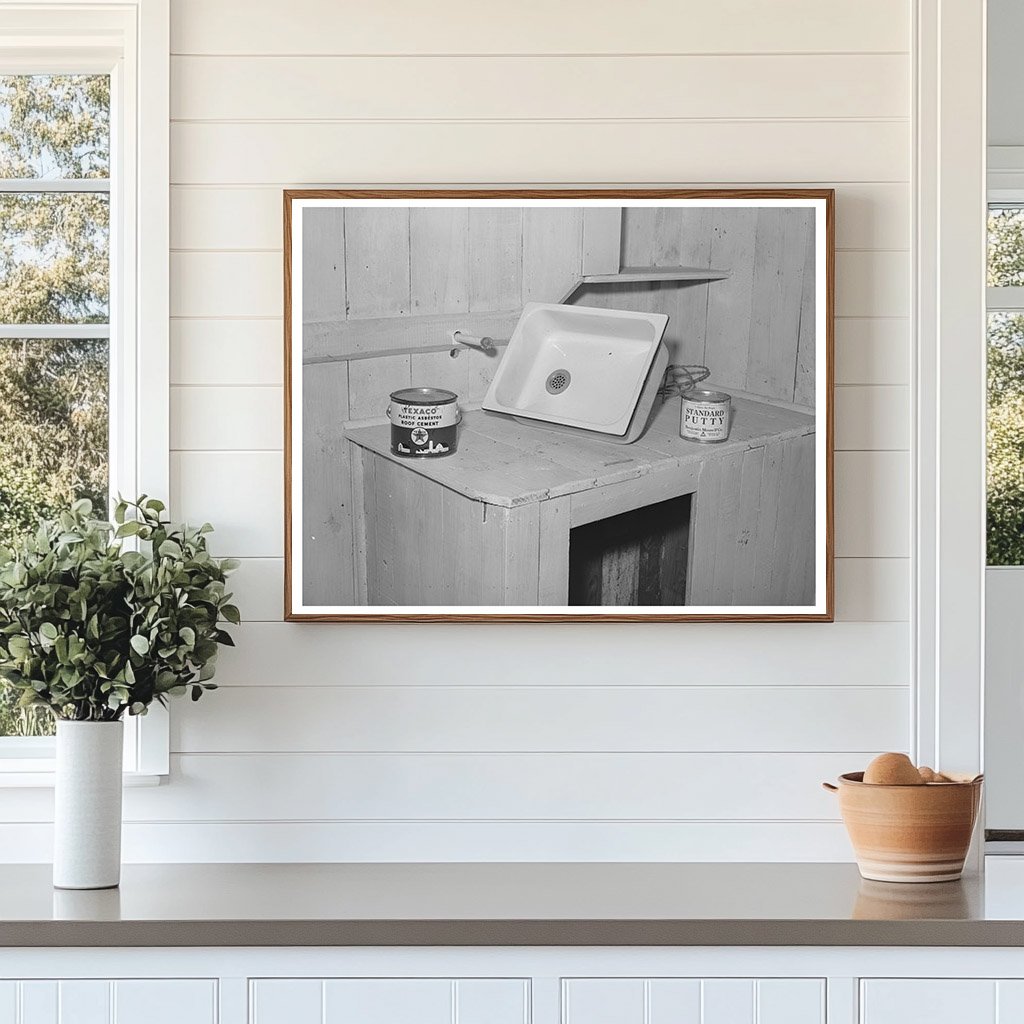 1944 Unconnected Sink in Tourist Court at Corpus Christi