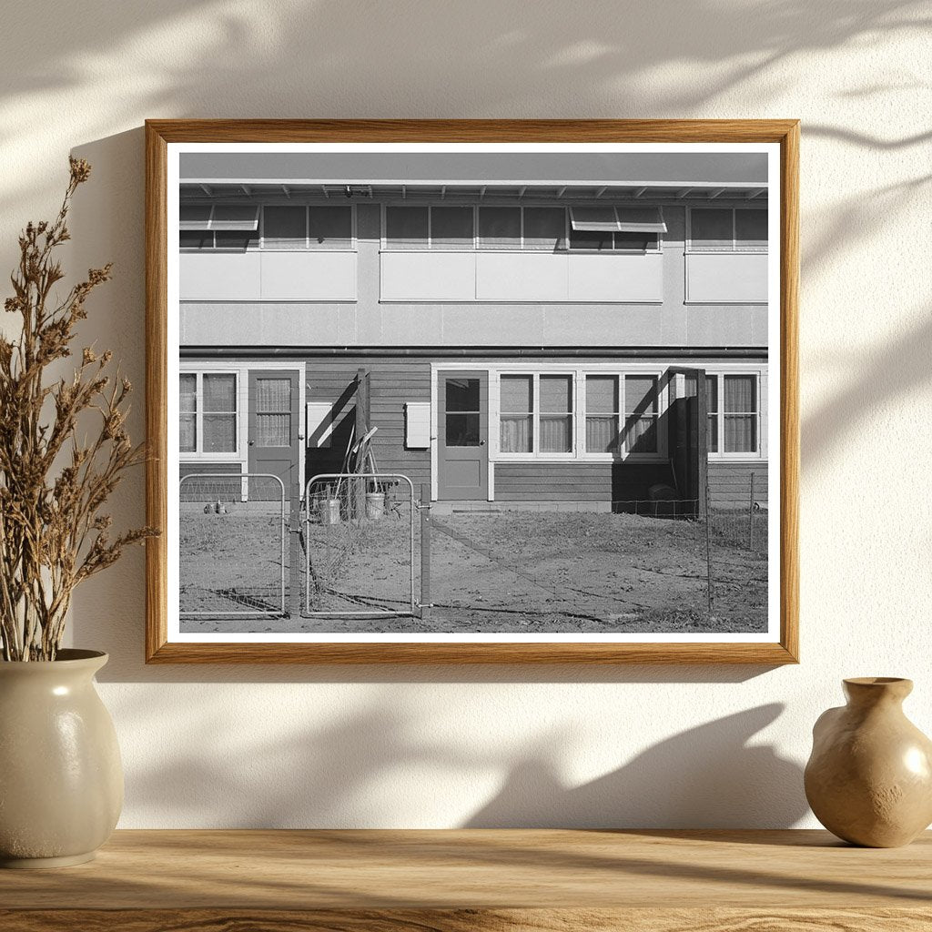 Yuba City apartment building for farm workers 1940
