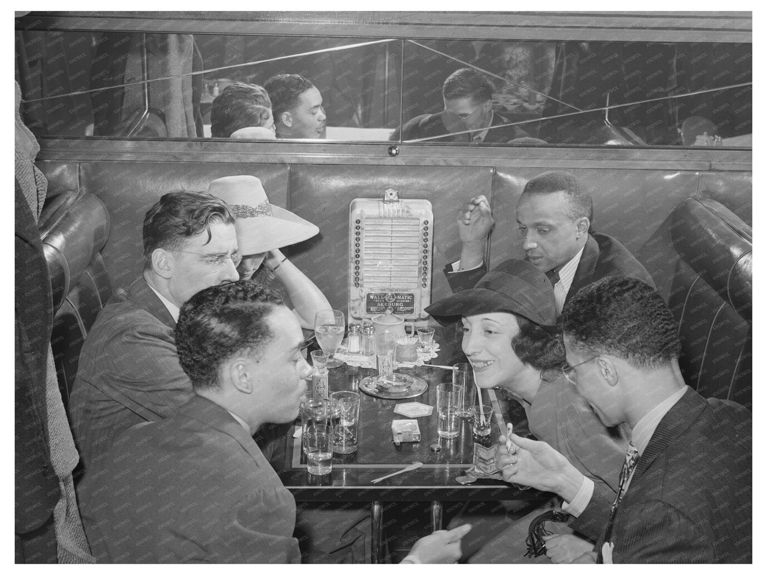 Chicago Tavern Booth April 1941 FSA OWI Collection
