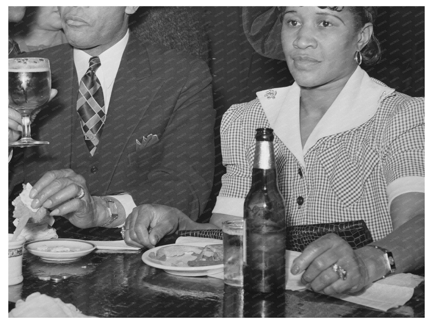 Chicago Tavern Scene April 1941 FSA OWI Collection