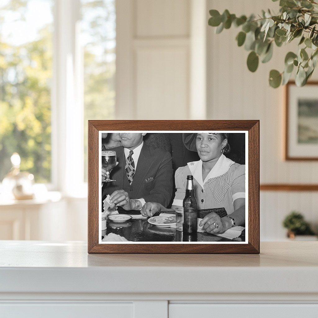 Chicago Tavern Scene April 1941 FSA OWI Collection