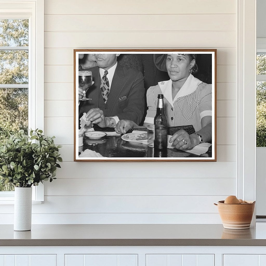 Chicago Tavern Scene April 1941 FSA OWI Collection