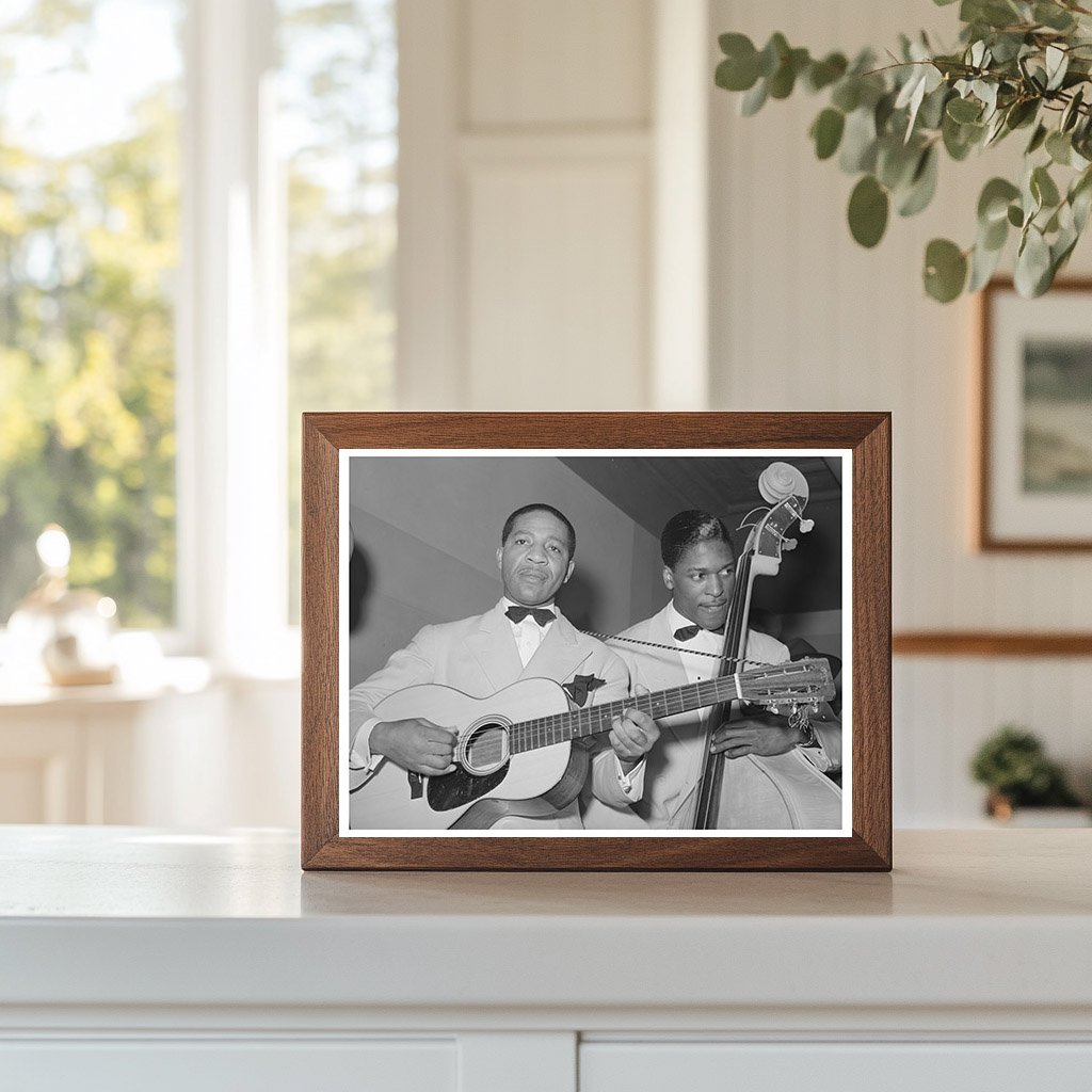 Musician Performing in Chicago Tavern April 1941
