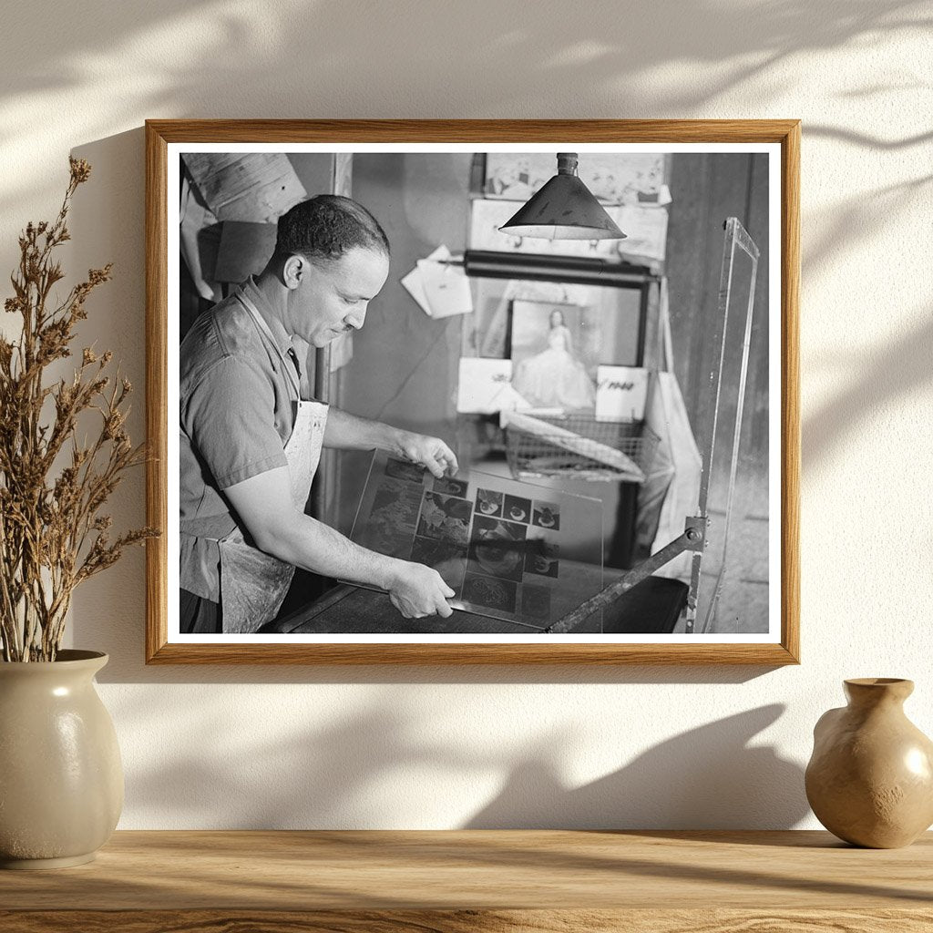 Photoengraver at Chicago Defender April 1941