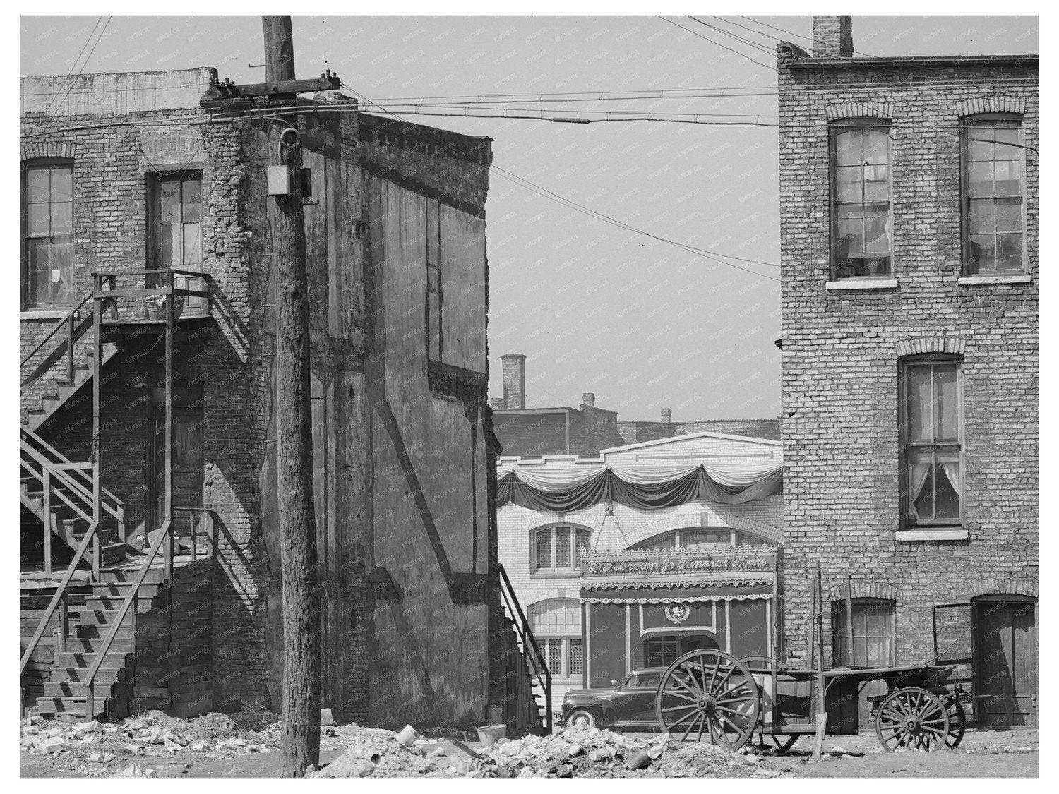 Chicago Apartment Houses and Funeral Parlor April 1941