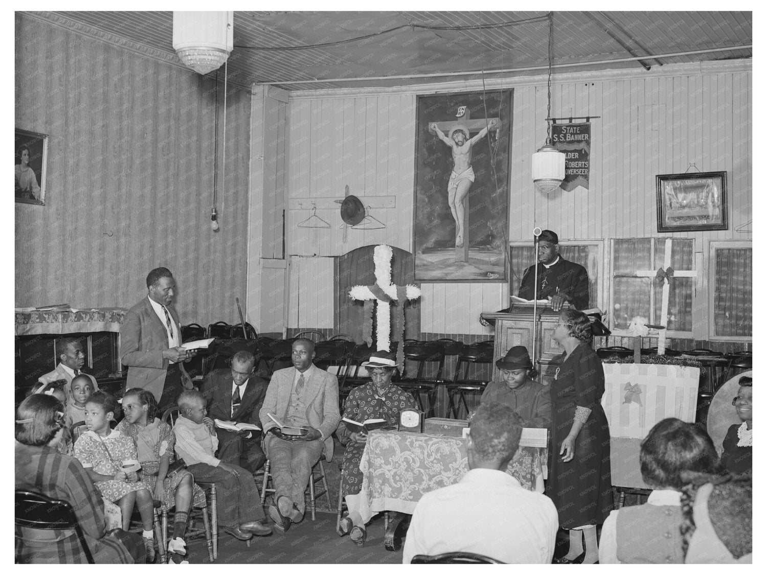 Baptist Church Scene Chicago April 1941 Vintage Photo