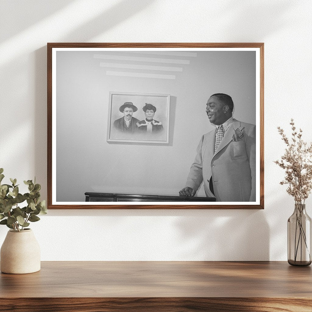 Vintage Chicago Portrait with Family Photo 1941