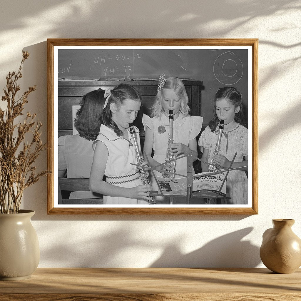 Schoolgirls Perform at 4-H Club Spring Fair May 1941