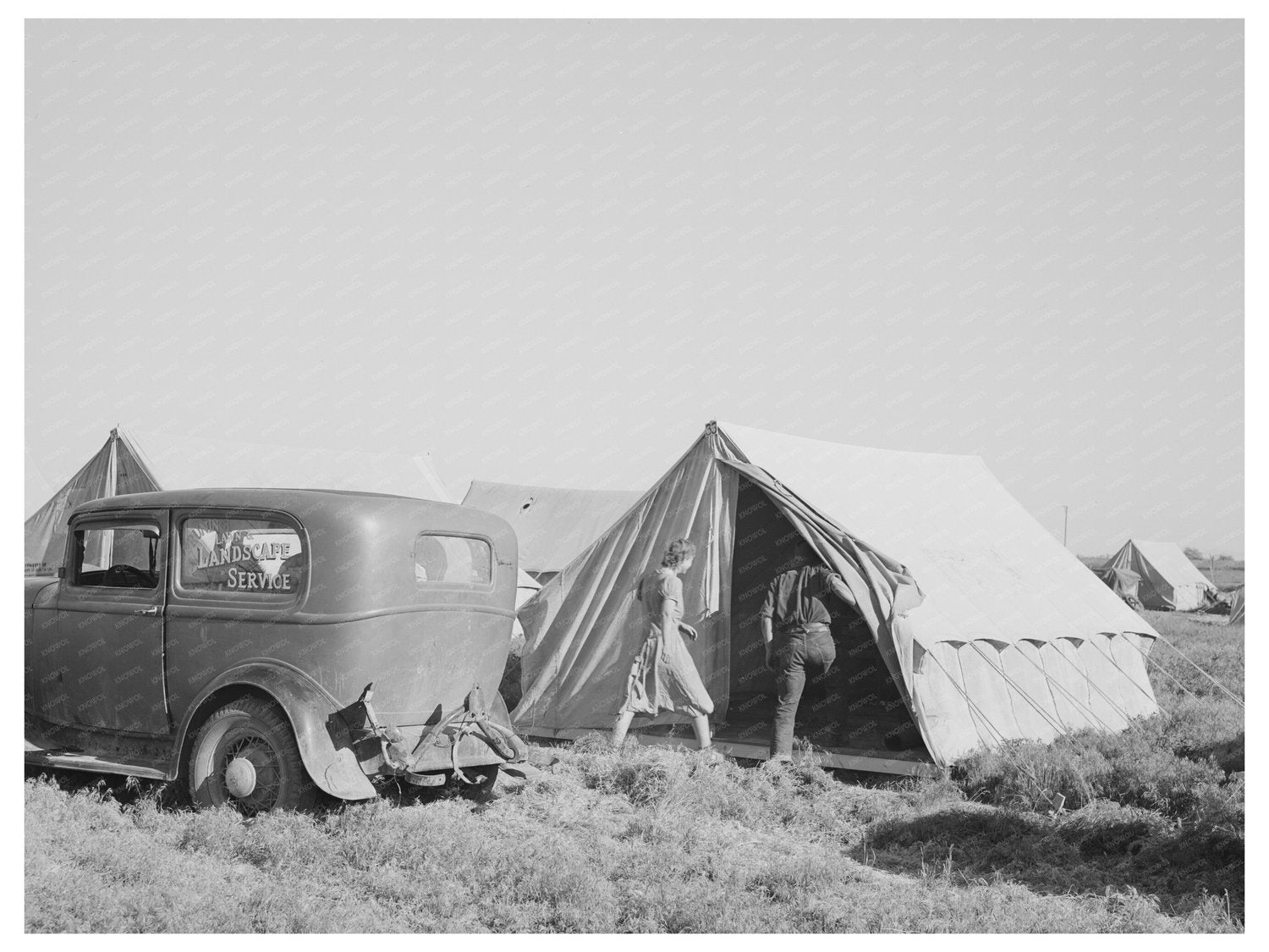 Farm Workers Unloading at Idaho Labor Camp May 1941