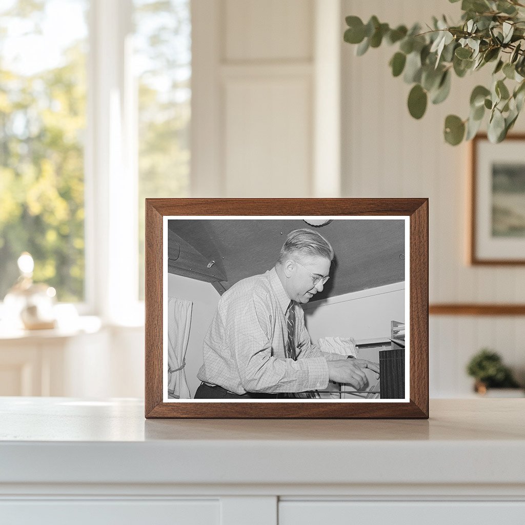 Clerk at FSA Migratory Labor Camp Wilder Idaho 1941