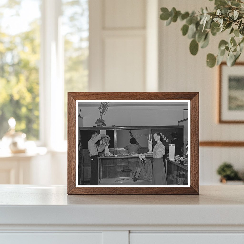 Vintage Retail Sales Class Display San Diego 1941