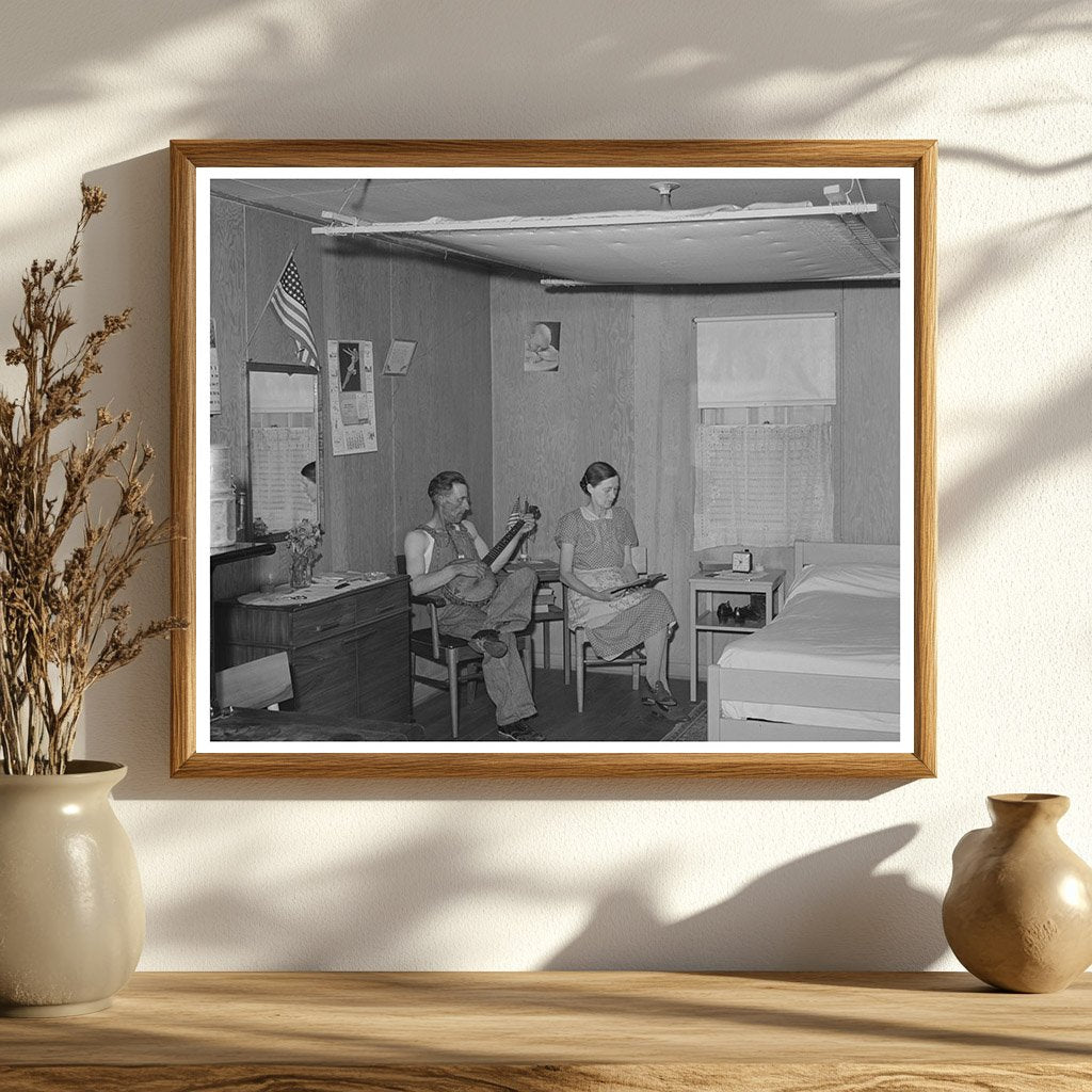 Farm Worker and Wife in Caldwell Idaho 1941