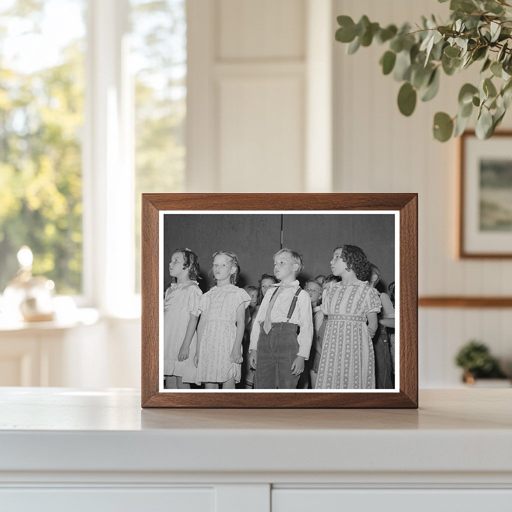 Schoolchildren End Term at Idaho Labor Camp June 1941