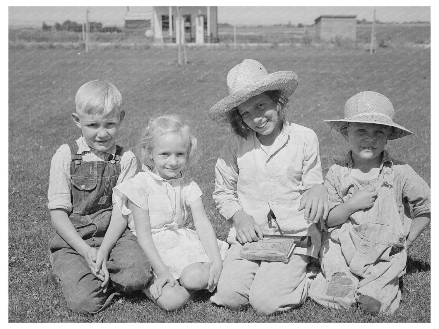 1941 Caldwell Idaho Filling Station and Farm Labor Camp Image