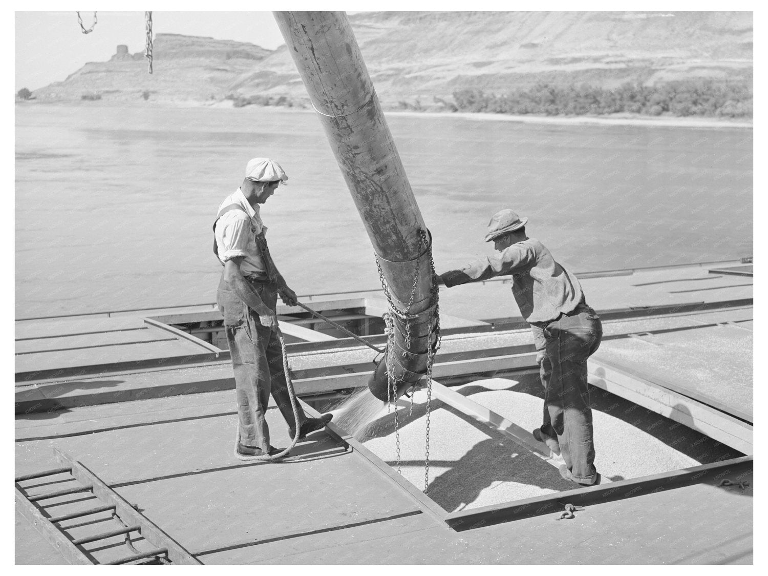 Wheat Loading into Barge at Port Kelly July 1941