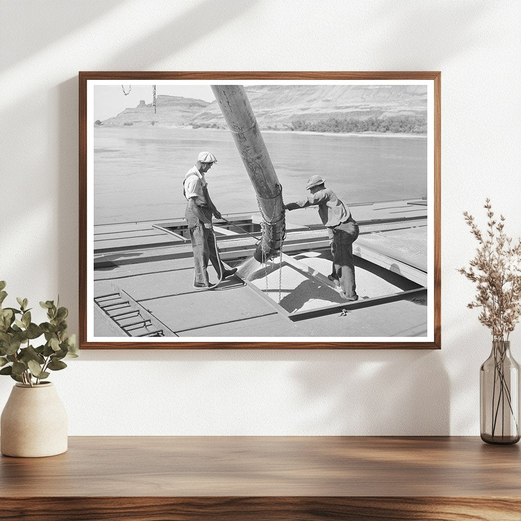 Wheat Loading into Barge at Port Kelly July 1941