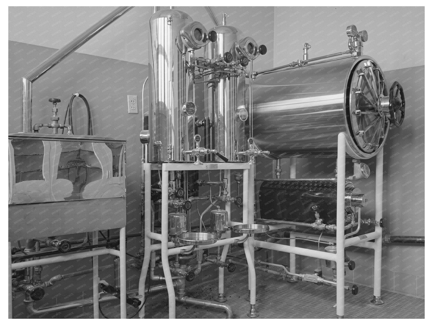 Cairns General Hospital 1942 Farm Workers Sterilizing Equipment