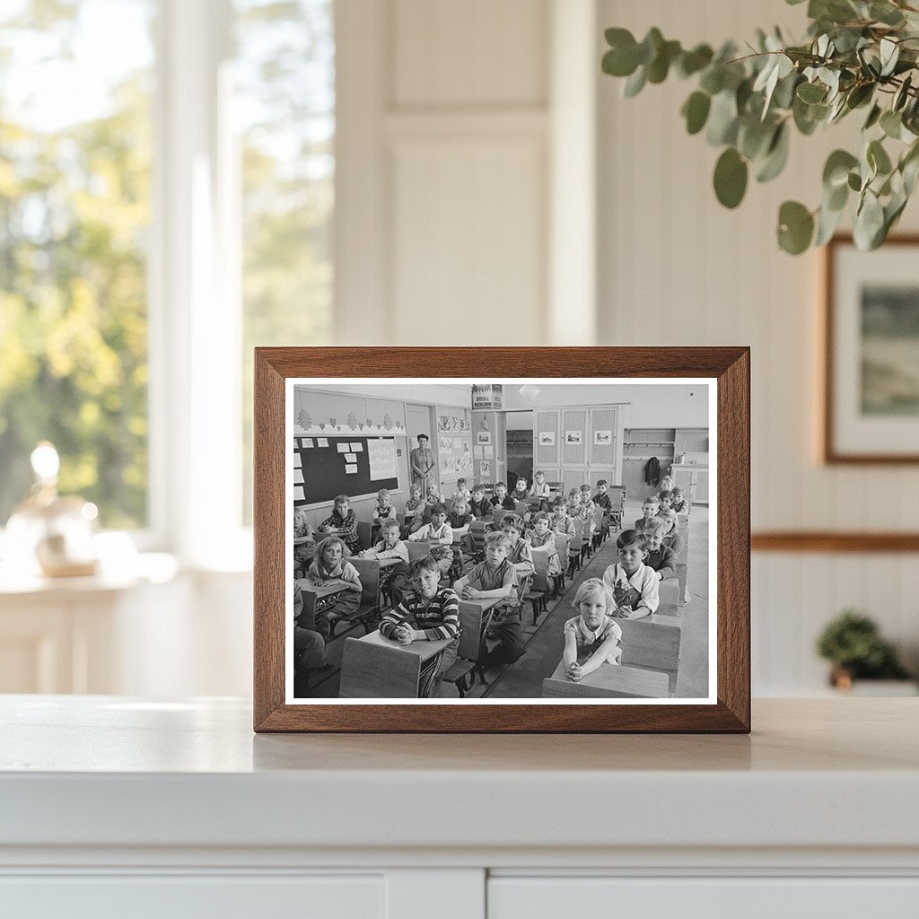 Schoolchildren at FSA Farm Workers Community 1942