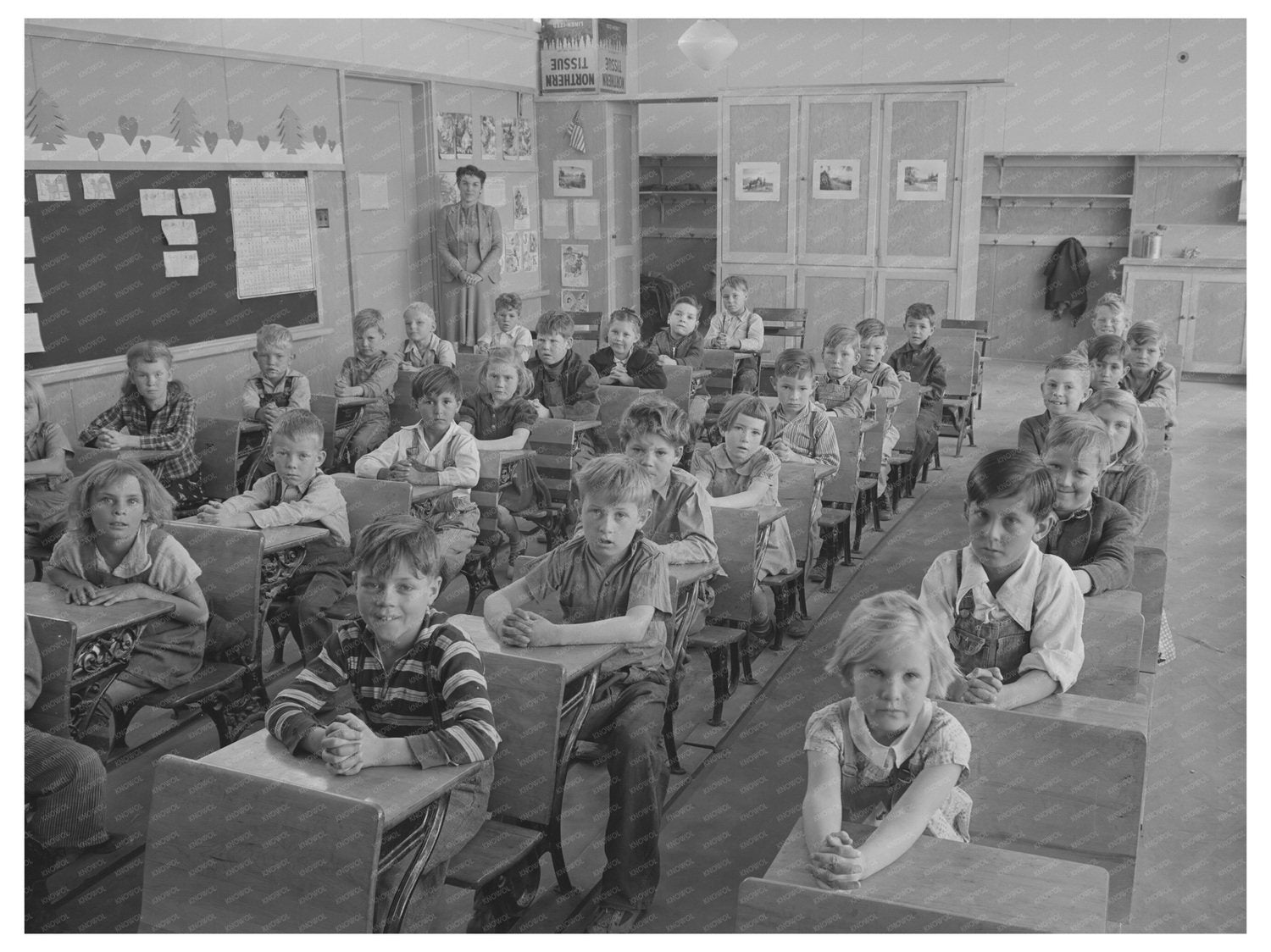 Schoolchildren in Eleven Mile Corner Arizona 1942