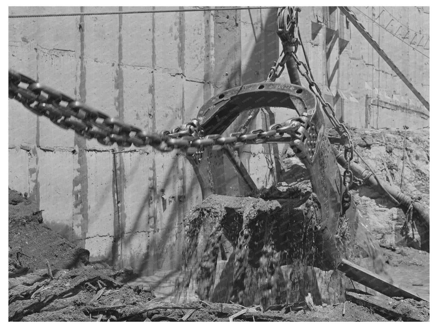 Shasta Dam Construction June 1942 Workers Excavating