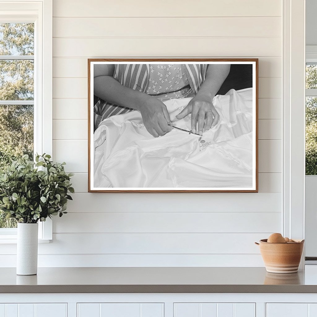 Parachute Shroud Rigging at Pacific Parachute Company 1942