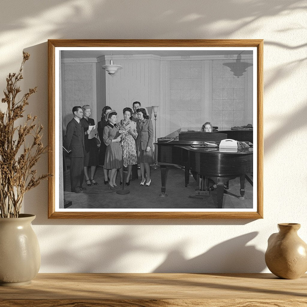 Portuguese Radio Program Production in Oakland 1942