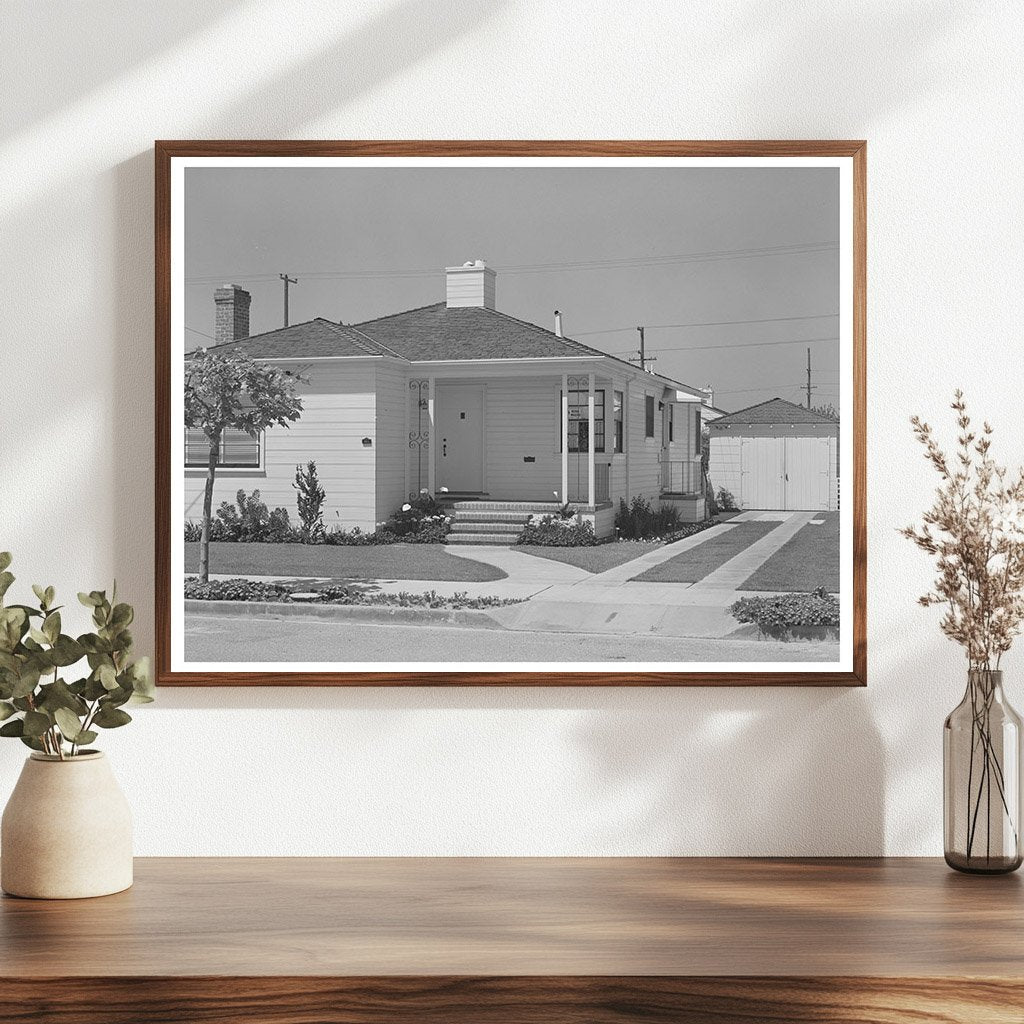 San Leandro Home with Block Warden Sign April 1942