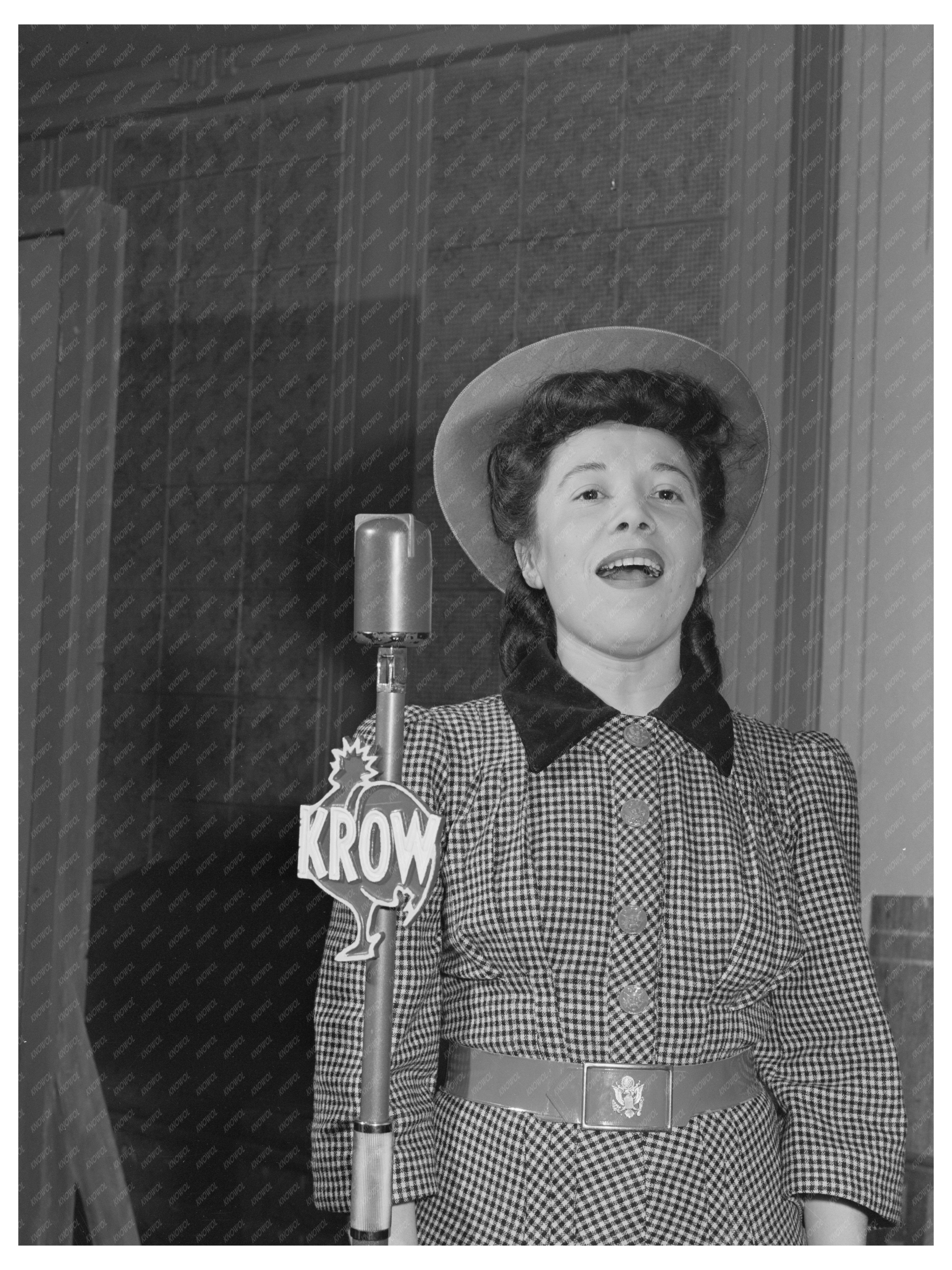 Mary Sumares Portuguese Program KROW Oakland 1942