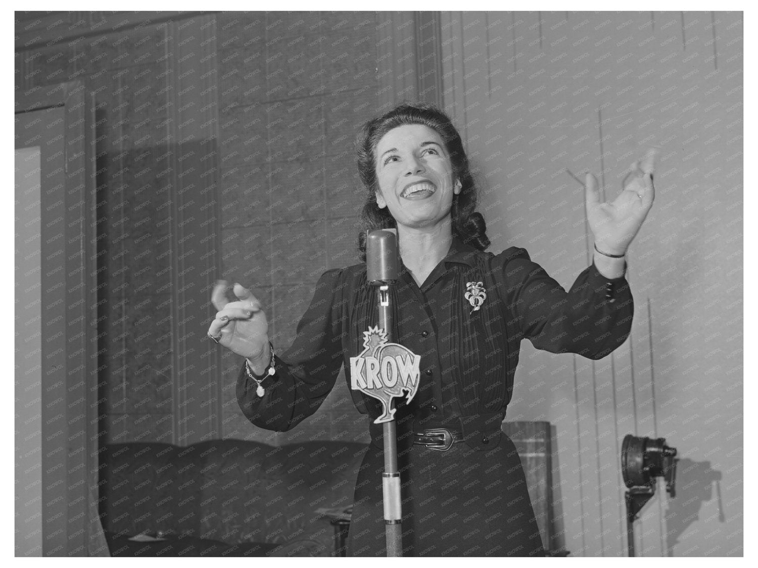 Bella Sumares Comedienne Radio Host April 1942