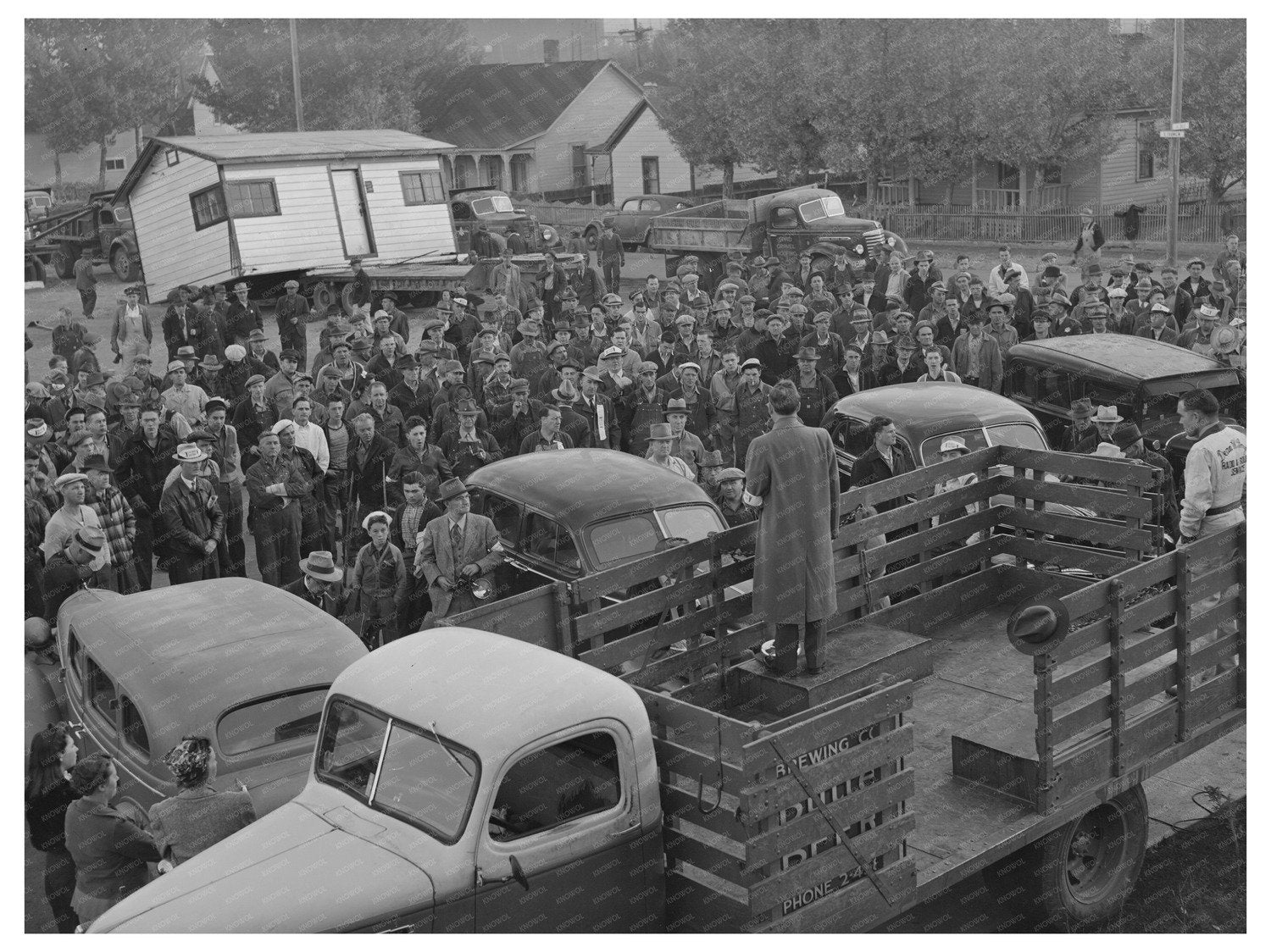 Governor Sam Ford Addresses Volunteers in Butte Montana 1942