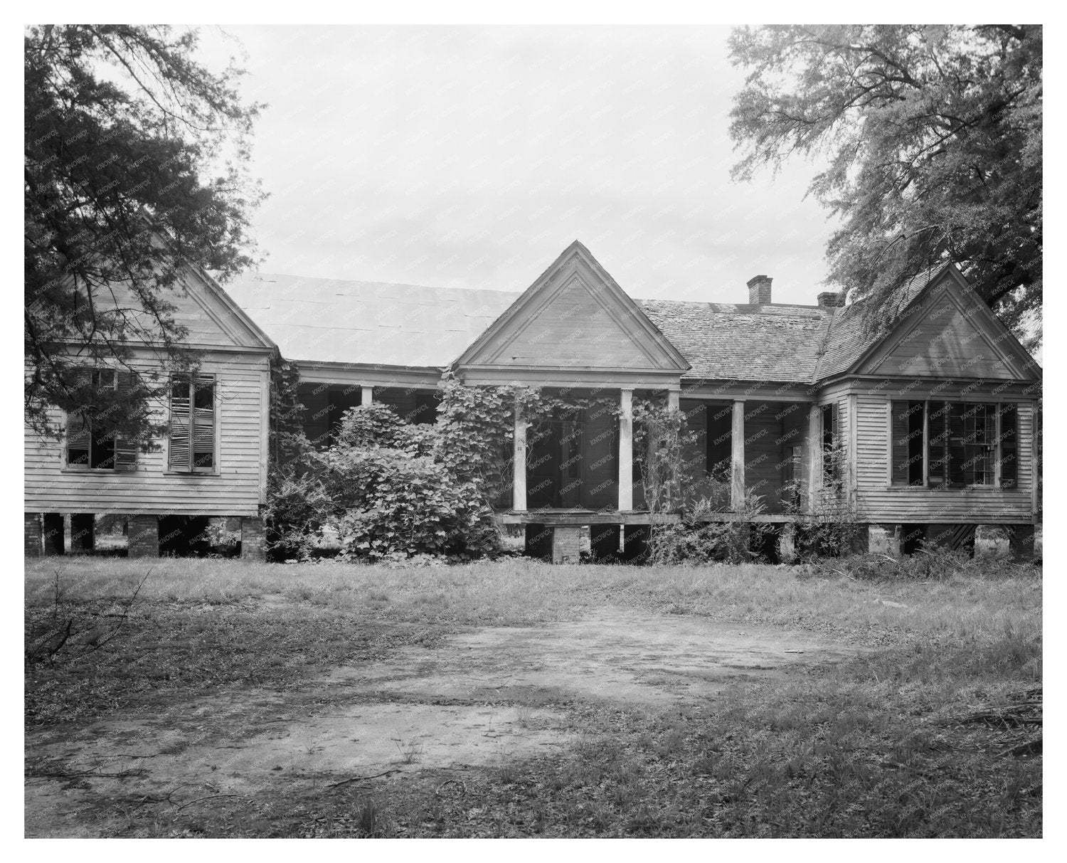 Historic Residence in Greensboro, AL - 20th Century Photo