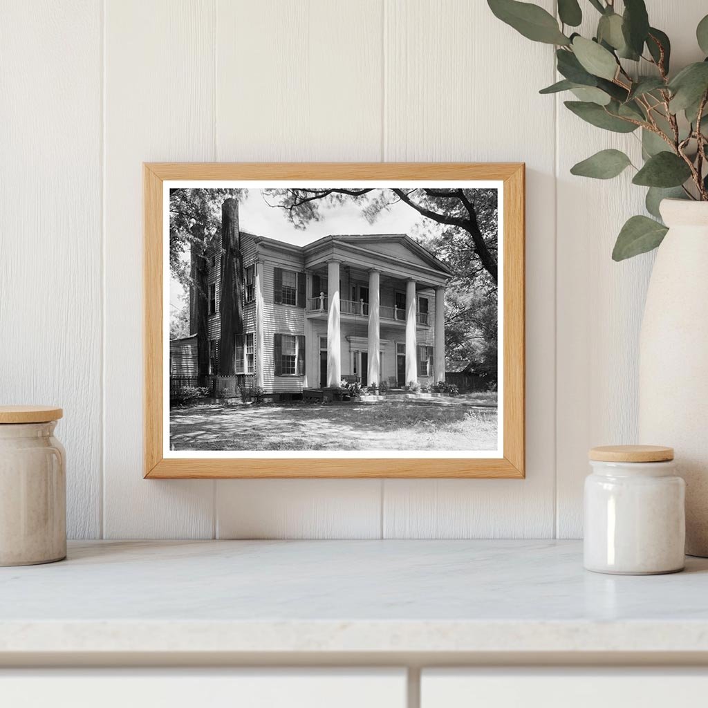 Historic Building in Eutaw, Alabama (1840)